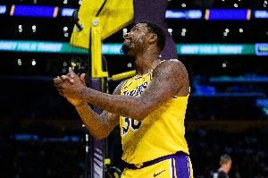 太香了！斯玛特过去4场比赛合计送出13次抢断 场均3.3次