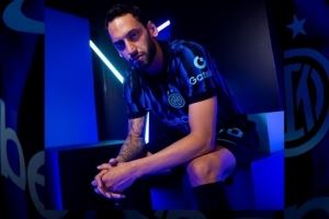 4场4球!恰尔汗奥卢当选国米10月最佳球员