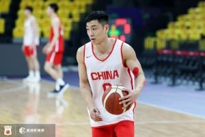 媒体人:今天郭士强继续考察 不出意外高诗岩将入选国家队集训